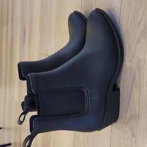 Rain boots